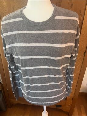 Oleg Cassini Gray and White Striped Crewneck Sweater